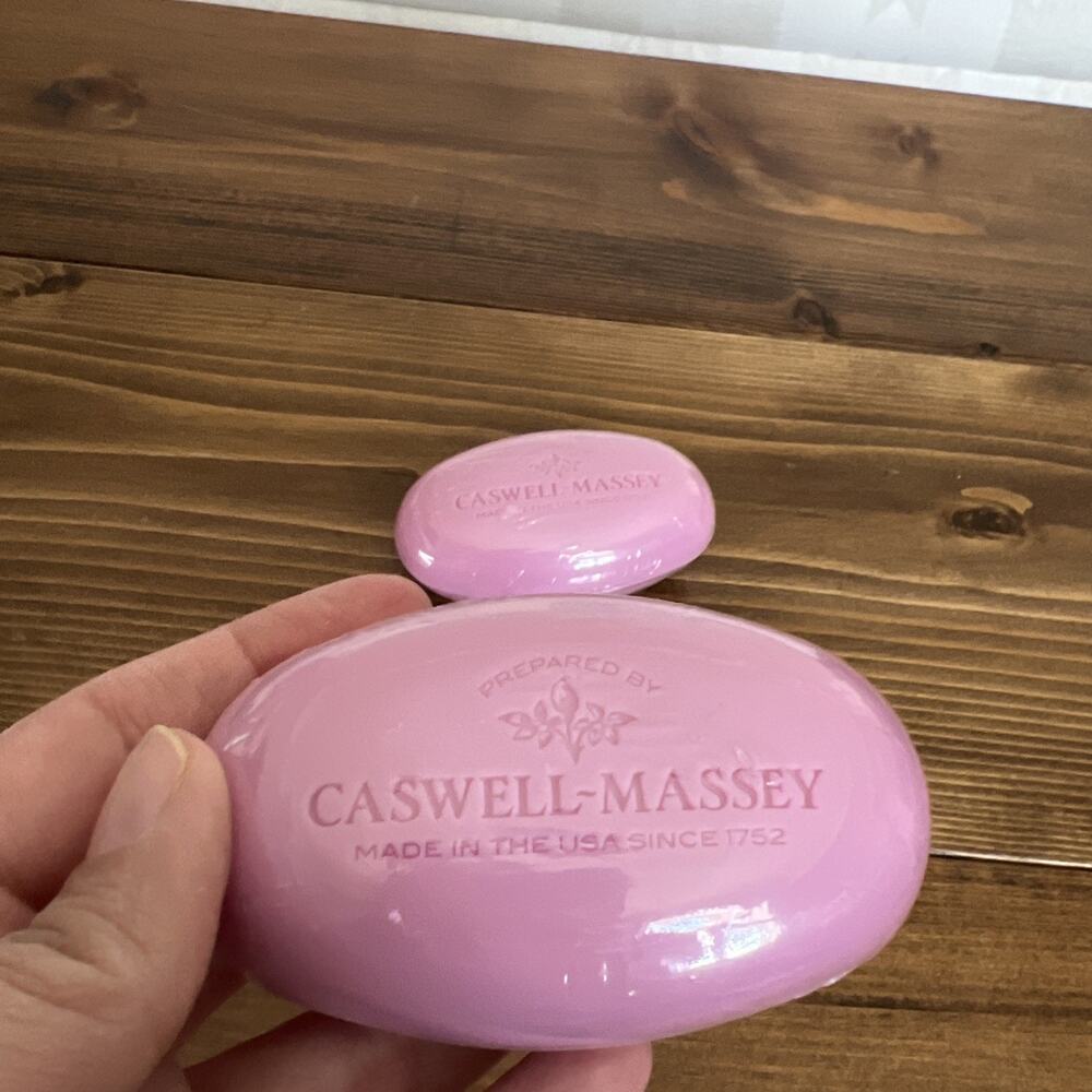 Caswell-Massey Honeysuckle Soap Set of 2 Cakes 3.25 oz Pink Bars USA